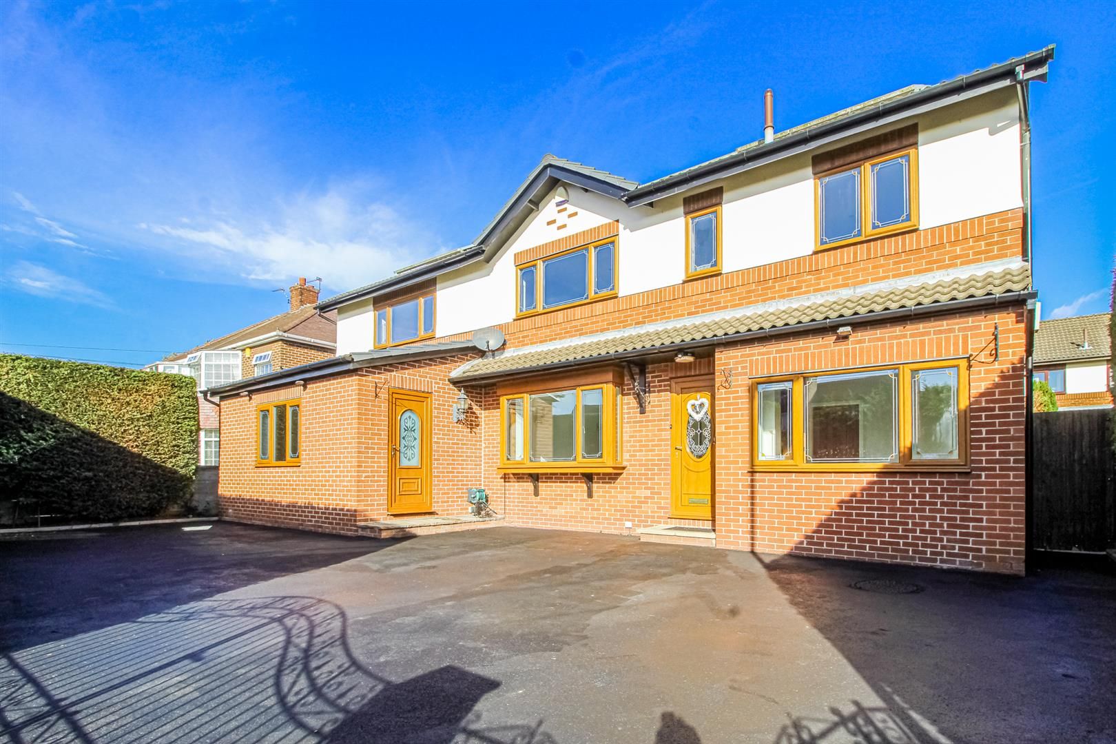 5 bed detached house for sale in Victoria Court, Upton, Pontefract WF9