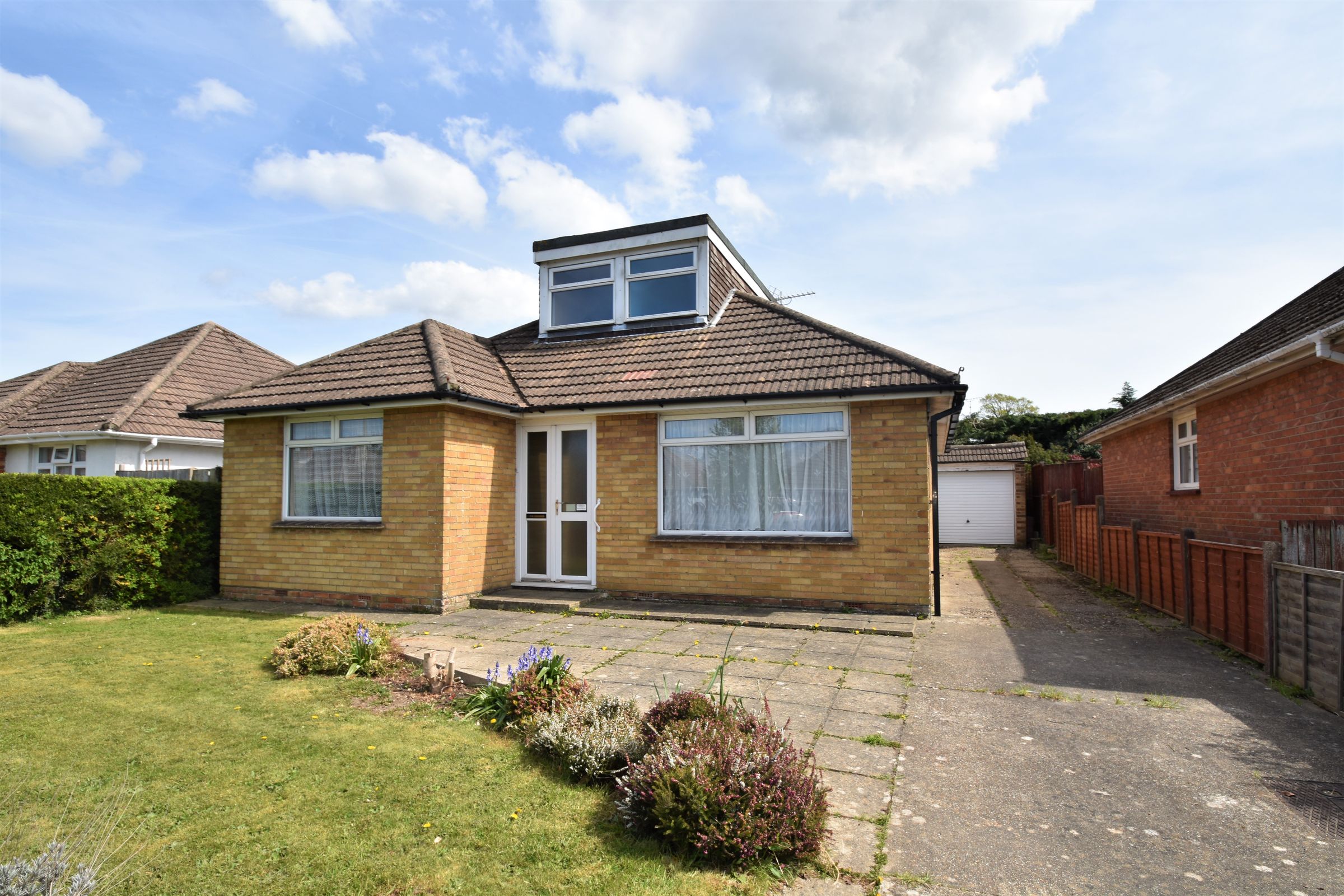 5 bed detached bungalow for sale in Milton Road, Cowplain, Waterlooville PO8 Zoopla
