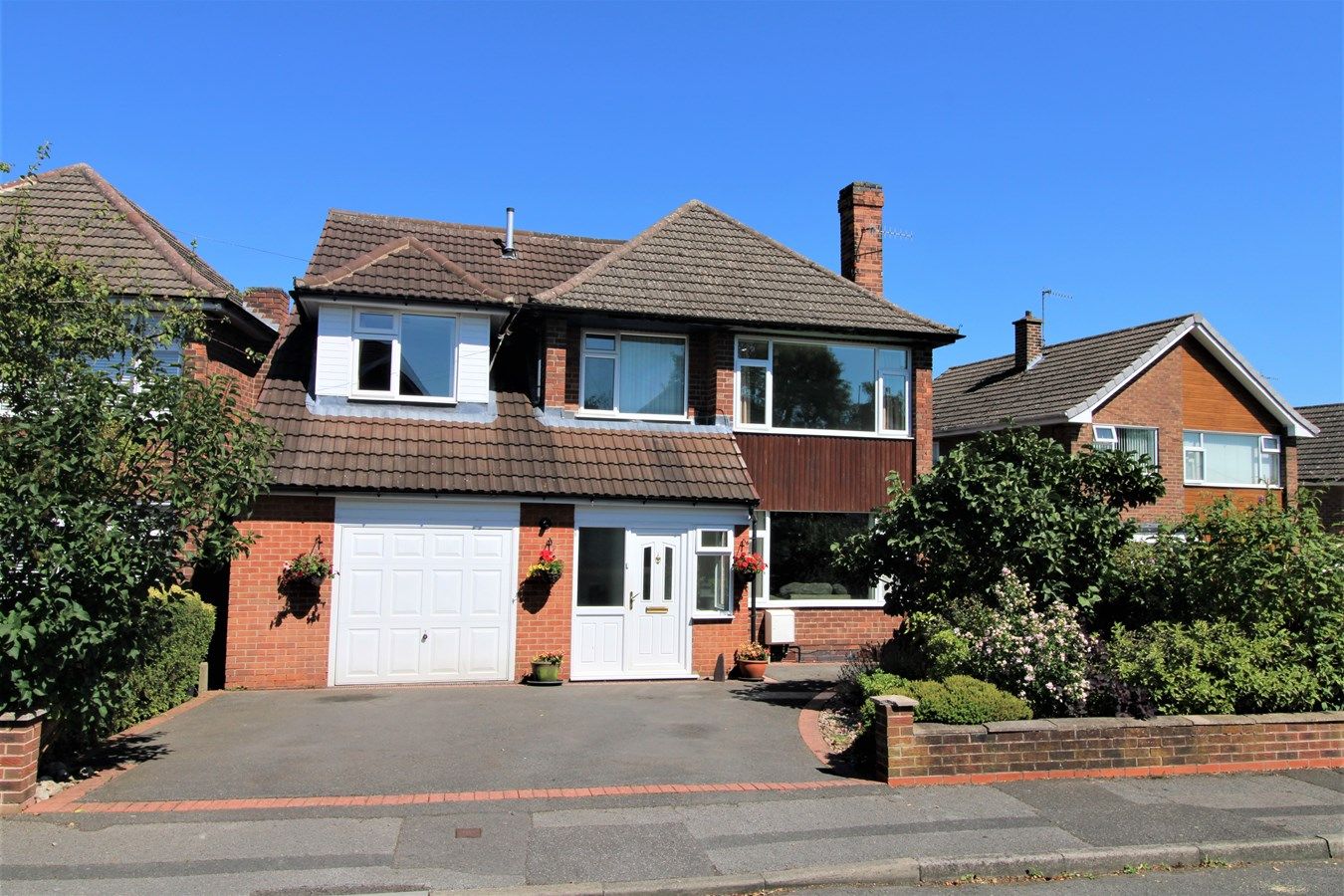 4 bed detached house for sale in Rolleston Drive, Newthorpe, Nottingham NG16 Zoopla