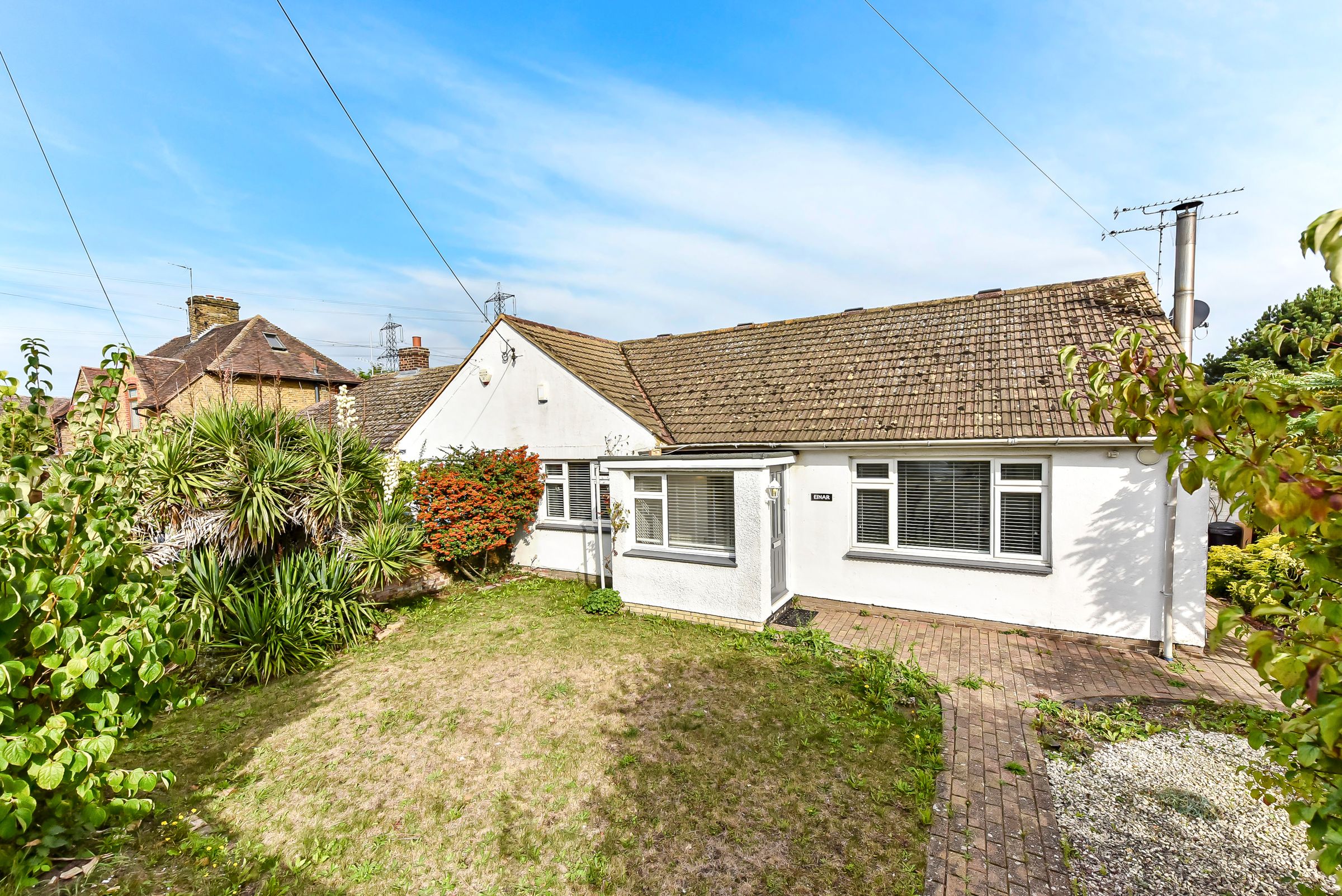 3 bed semidetached bungalow for sale in Cooling Street, Cliffe, Kent