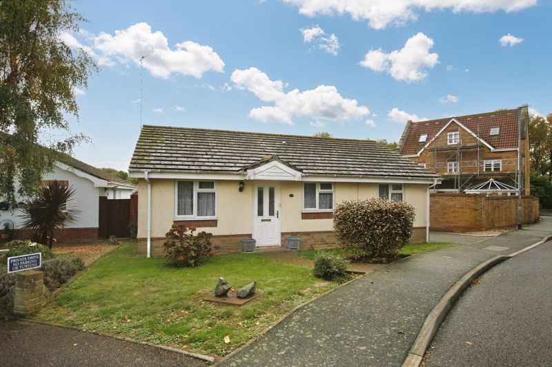 2 bed bungalow for sale in Chaffinch Drive, Harwich CO12 Zoopla