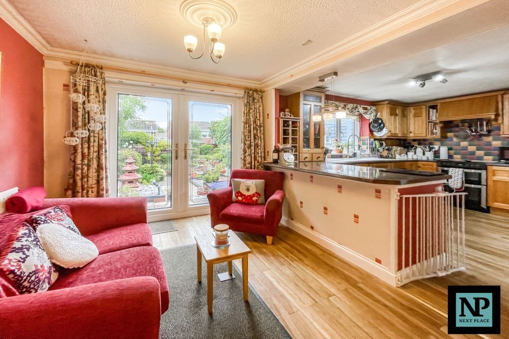 3 bed linkdetached house for sale in Grassholme, Wilnecote, Tamworth