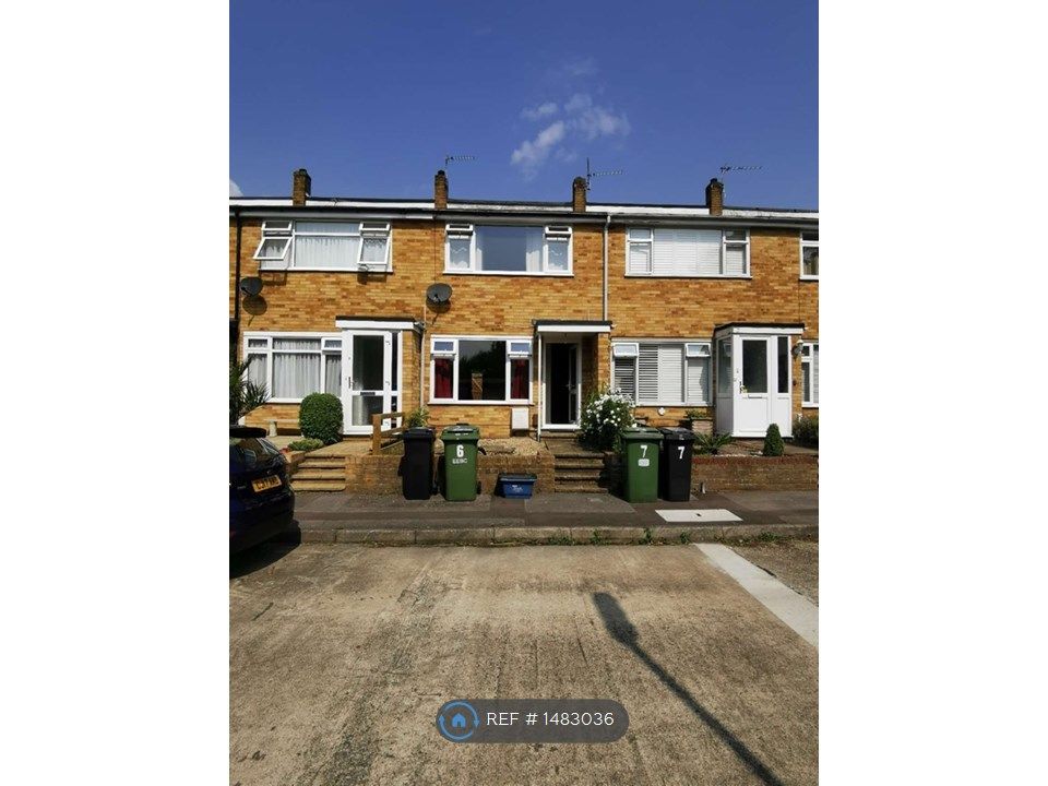 2 bed terraced house to rent in Dirdene Close, Epsom KT17 Zoopla