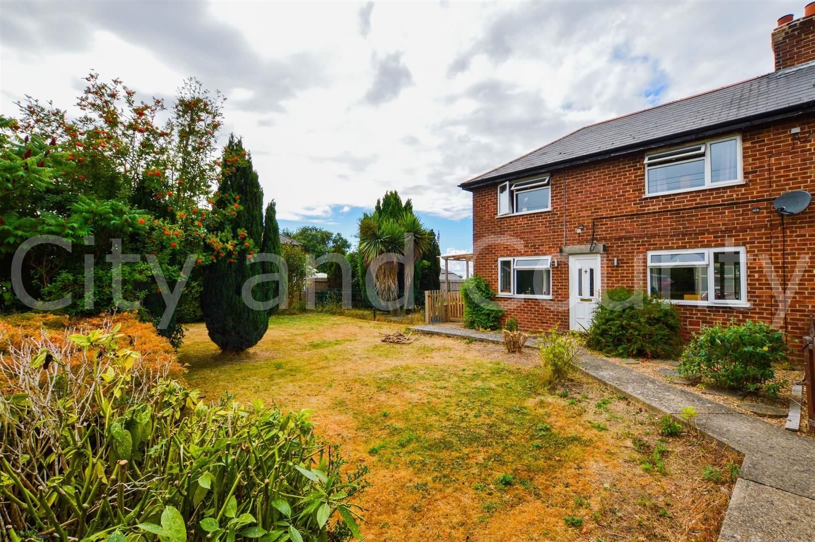 3 bed semidetached house for sale in Broadgate, Whaplode Drove