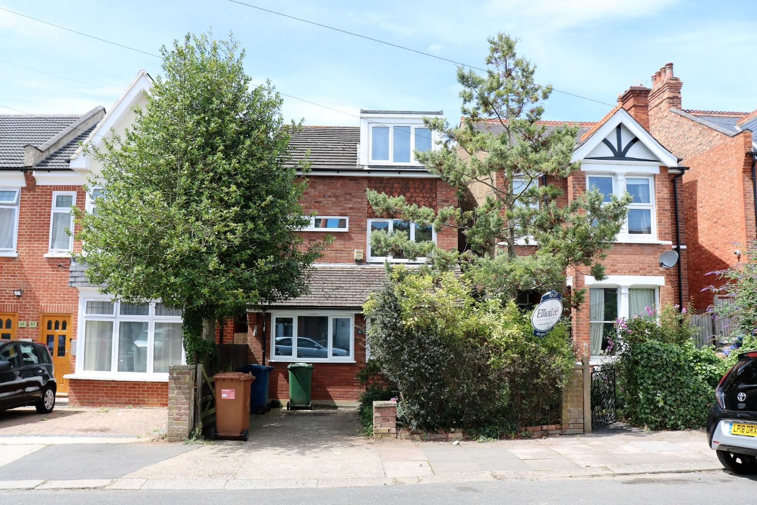 4 bed detached house to rent in Salisbury Road, Harrow, Greater London