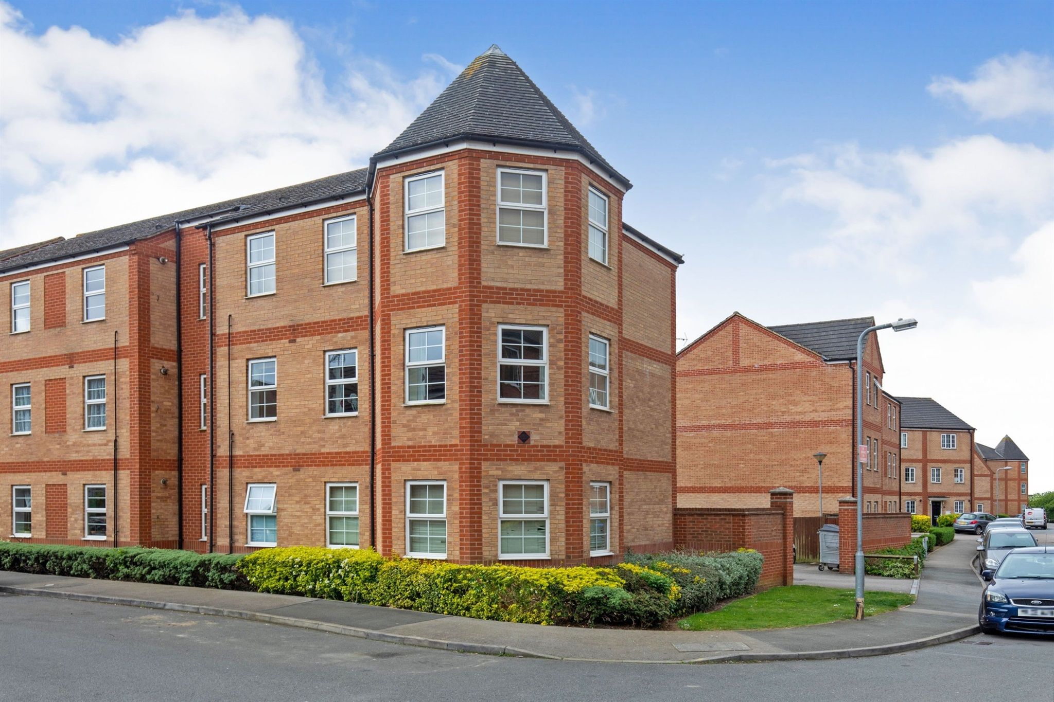 2 bed flat for sale in Newport Pagnell Road, Wootton, Northampton NN4