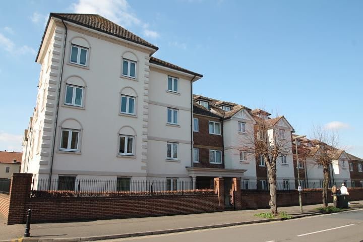 Perrin Court, Parkland Grove, Ashford, Middlesex TW15  