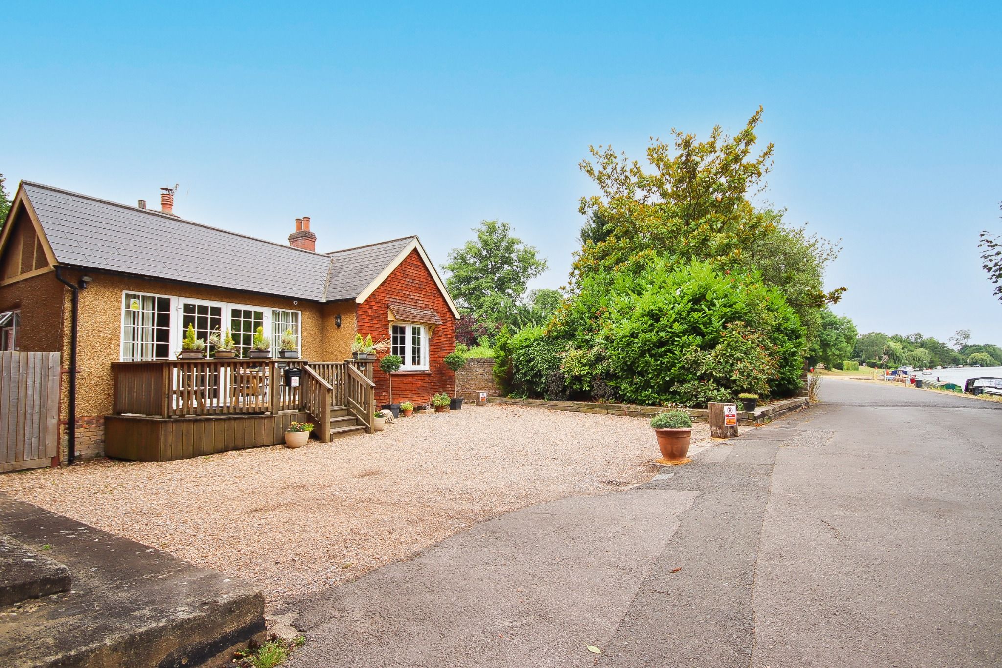 3 bed bungalow for sale in River Road, Taplow, Maidenhead SL6 Zoopla