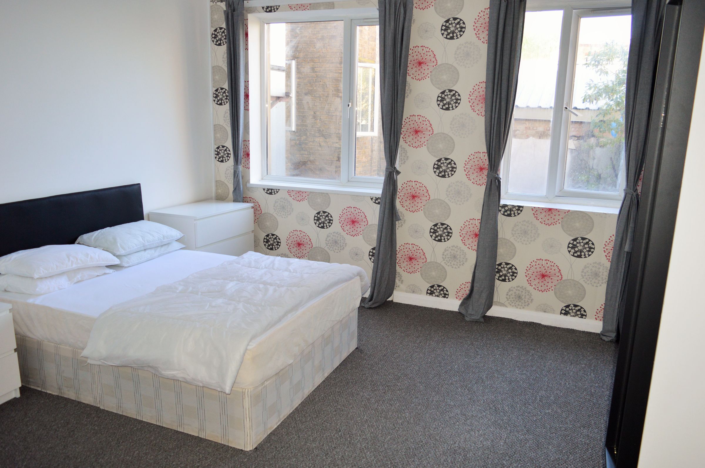 Room to rent in Whitechapel Road, Whitechapel, Shadwell, East London E1
