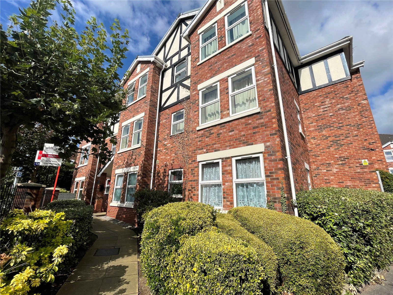 2 bed flat for sale in Sandiford Square, Venables Road, Northwich