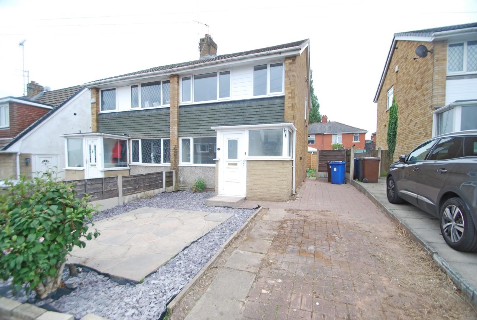 3 bed semidetached house to rent in Holthouse Road, Tottington, Bury