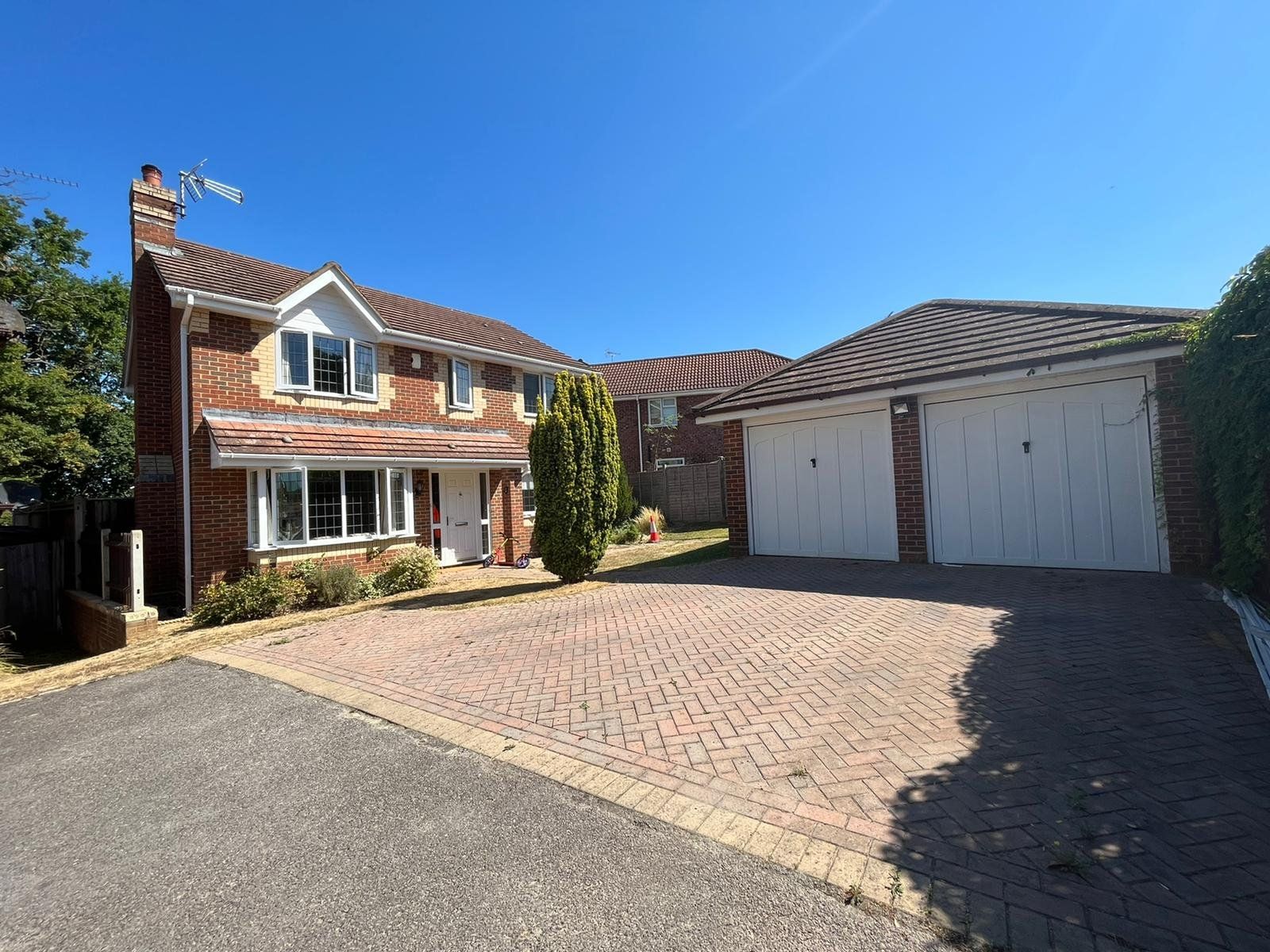 4 bed detached house for sale in Walsh Avenue, Warfield, Bracknell RG42