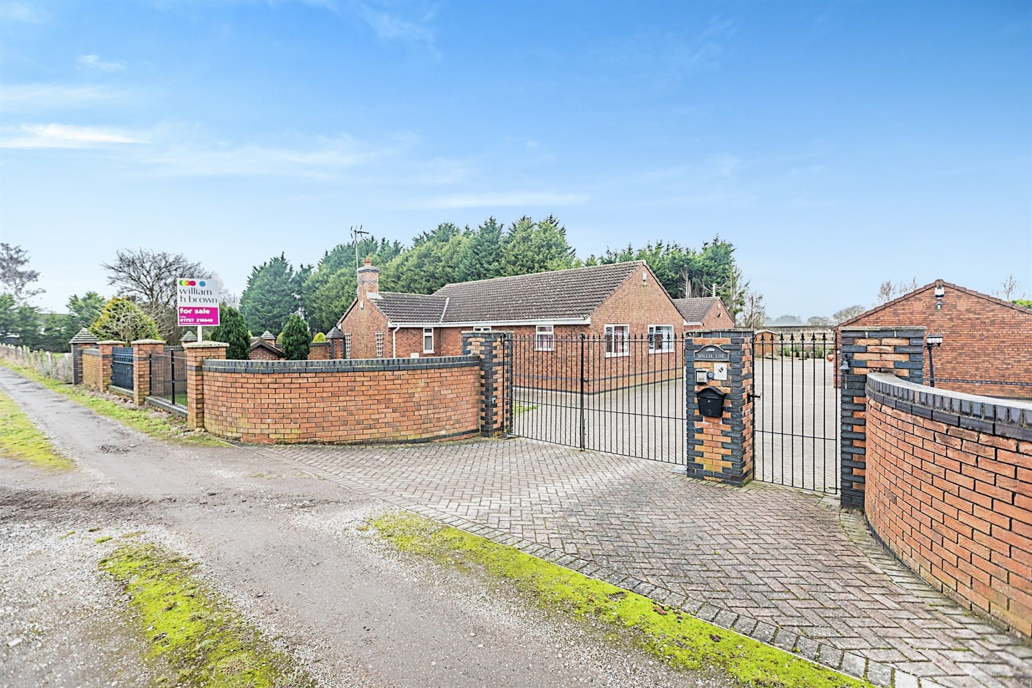 4 bed detached bungalow for sale in Creykes Sidings, Rawcliffe Bridge