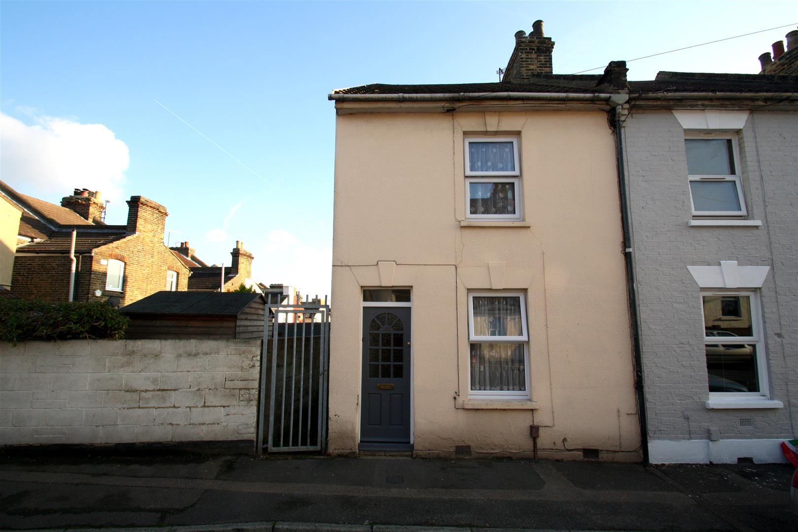 2 bed property for sale in Weston Road, Strood, Rochester ME2 Zoopla