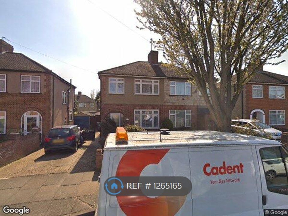 Studio to rent in Parkfield Avenue, Northolt UB5 Zoopla