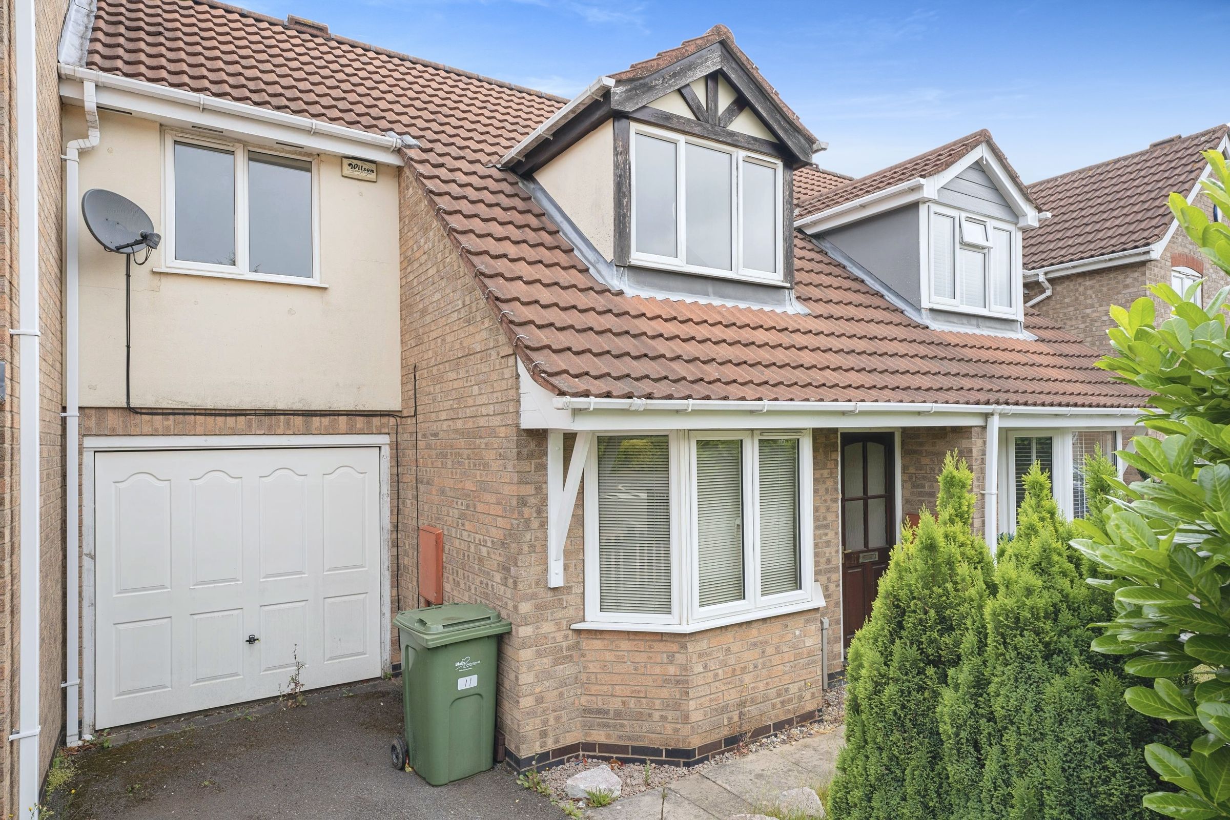 3 bed semidetached house for sale in Tilley Close, Thorpe Astley