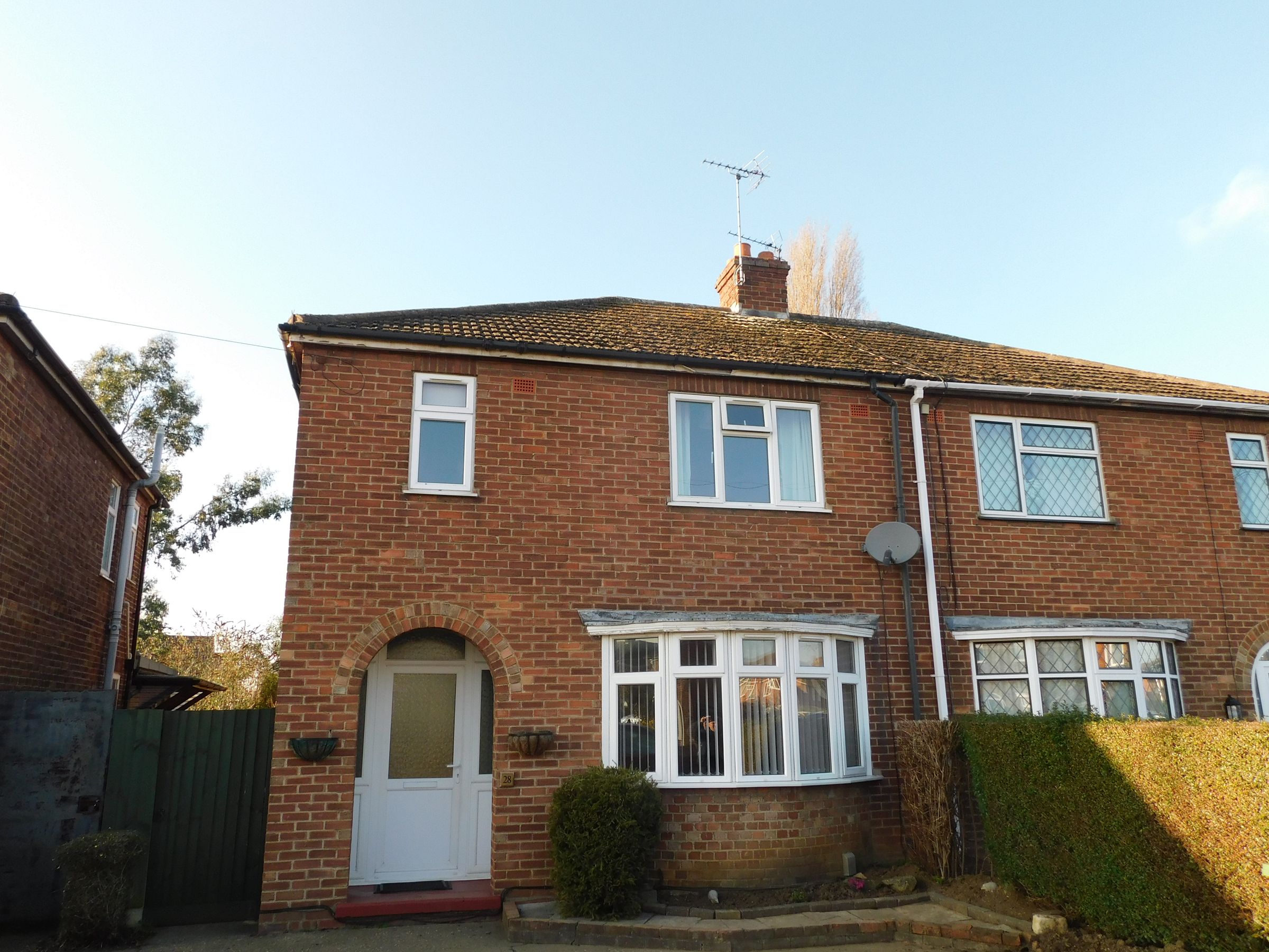 3 bed semidetached house to rent in Southfields Drive, Stanground
