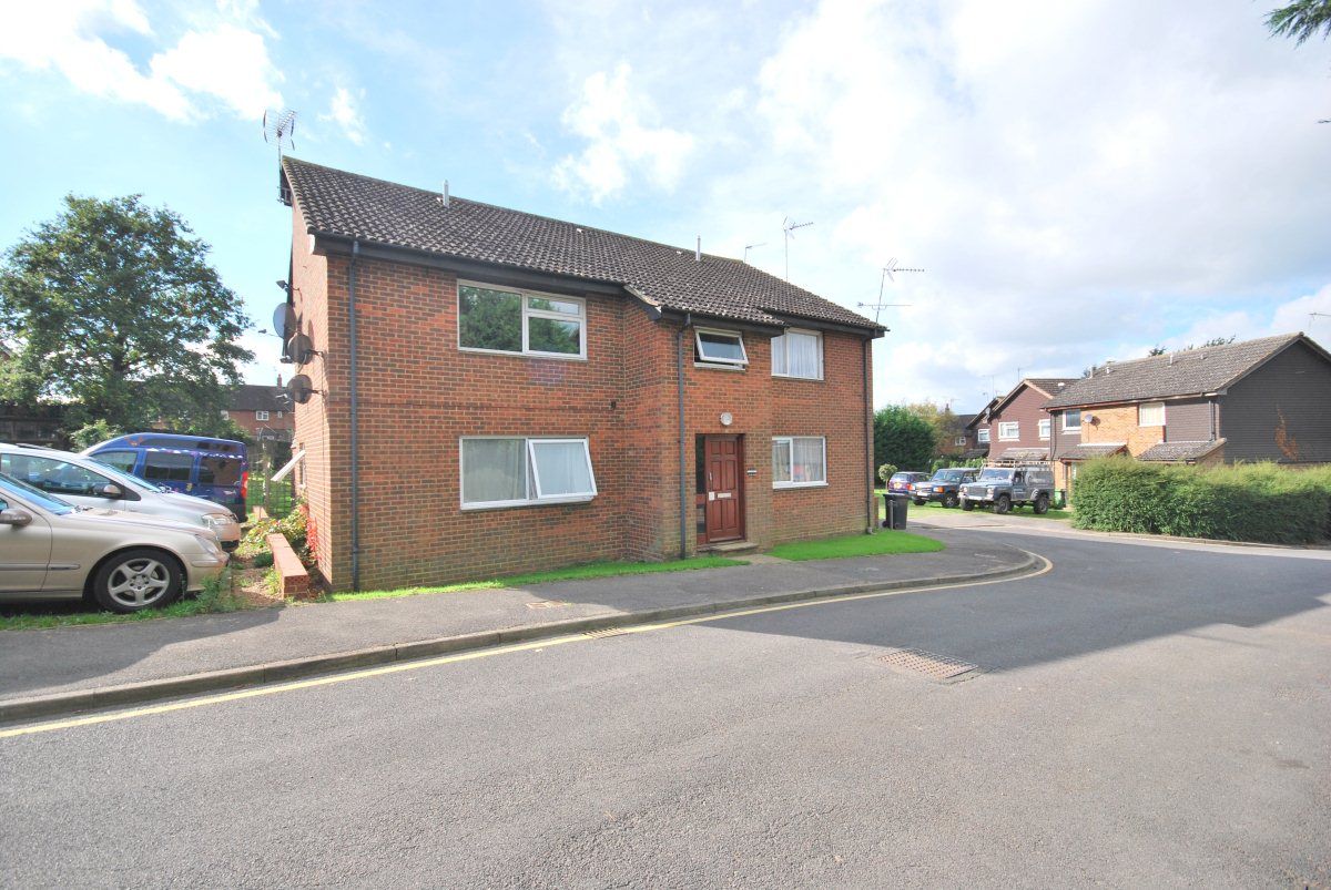 Studio to rent in Ballard Close, Marden, Tonbridge TN12 Zoopla