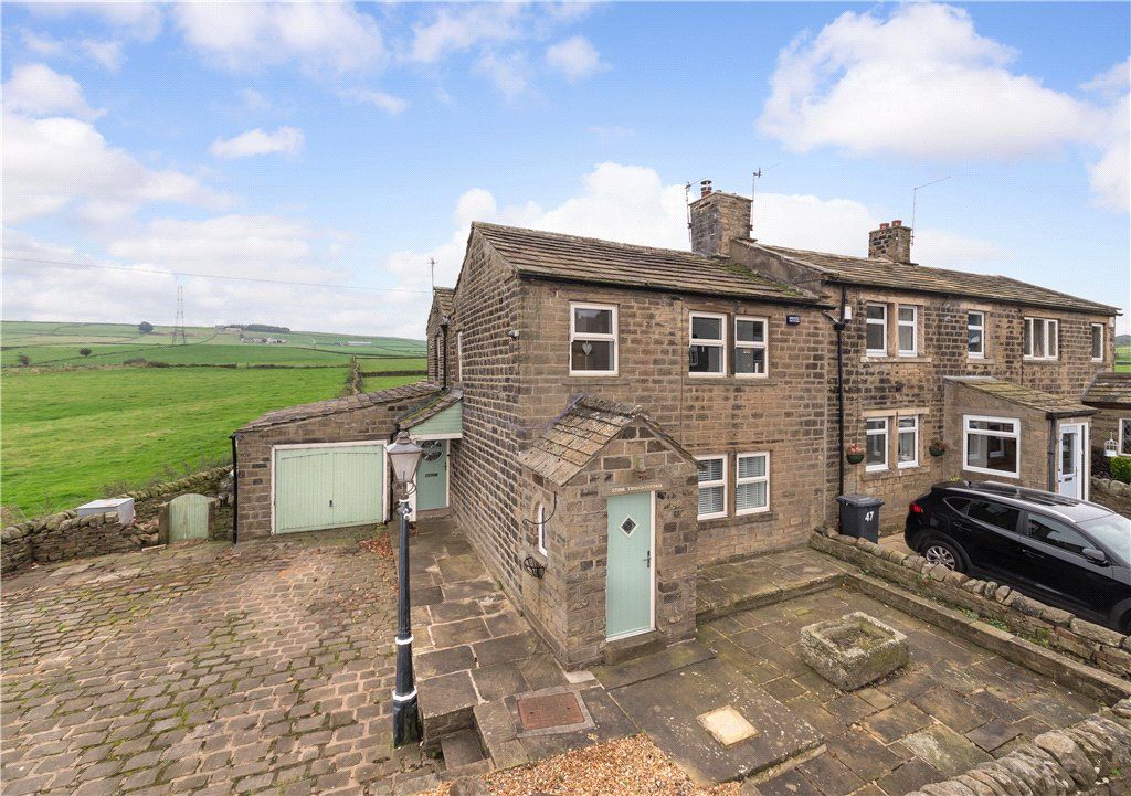 3 bed end terrace house for sale in Lane Side, Wilsden, Bradford BD15