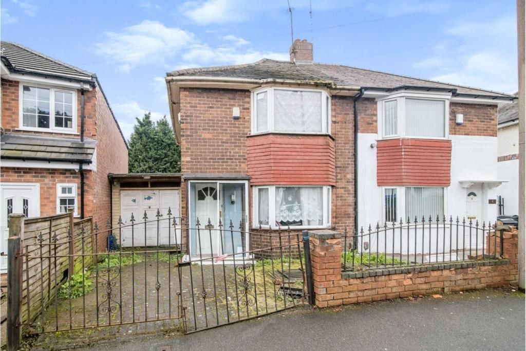 3 bed semidetached house for sale in Lakeside Road, West Bromwich B70