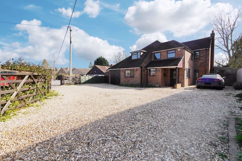 4 bed detached house for sale in The Croft, East Hagbourne, Didcot OX11