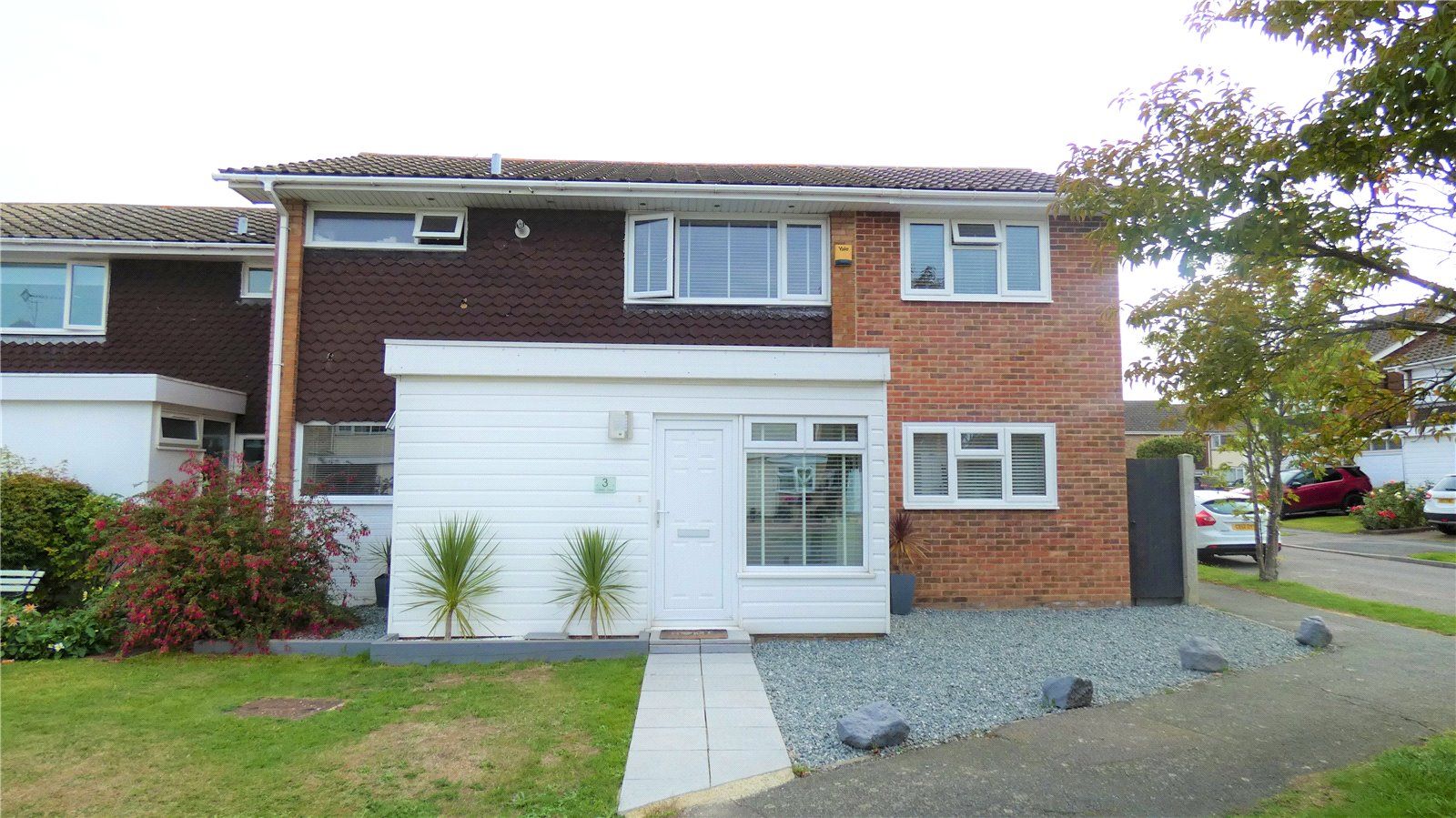 5 bed semidetached house to rent in Luthers Close, Kelvedon Hatch