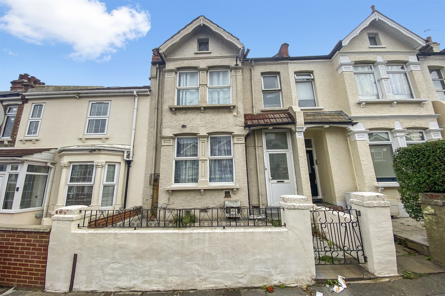 3 bed terraced house for sale in Russell Road, London NW9 Zoopla