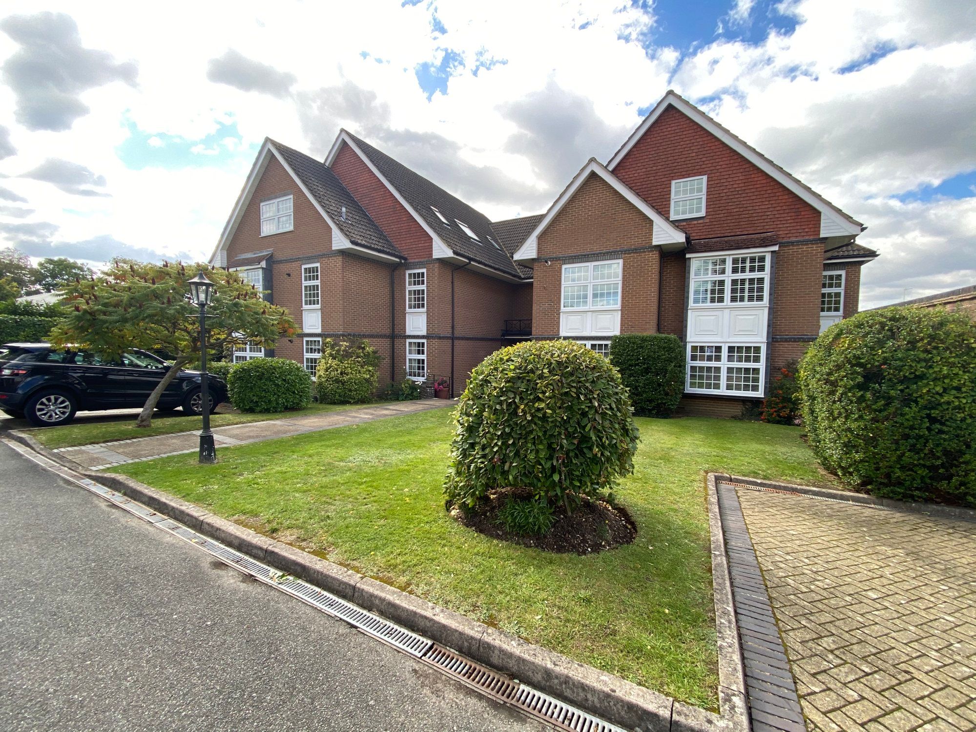 2 bed flat for sale in Frensham Road, Farnham, Surrey GU9 Zoopla