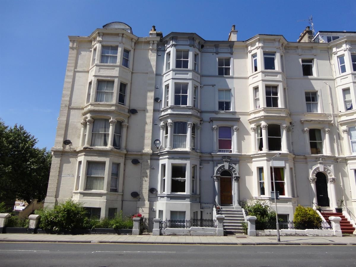 2 bed flat for sale in Albion Road, Scarborough YO11 Zoopla
