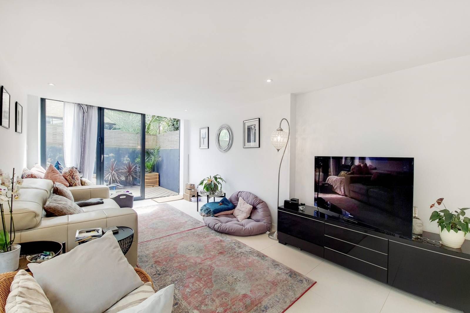 Grantham Road, Clapham North, London SW9  