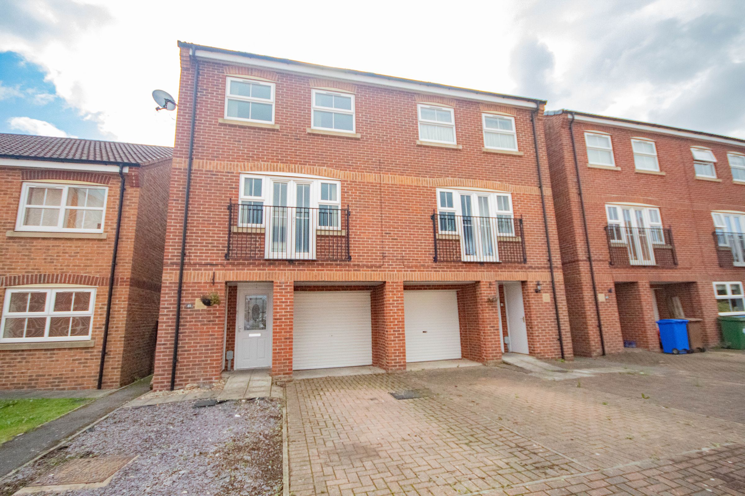 3 bed semidetached house to rent in Sandringham Road, Brough HU15 Zoopla