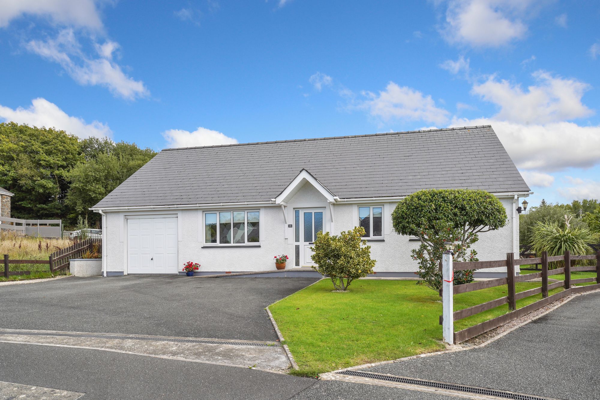 3 bed bungalow for sale in AlltYBryn, Llanarth, Ceredigion SA47 Zoopla