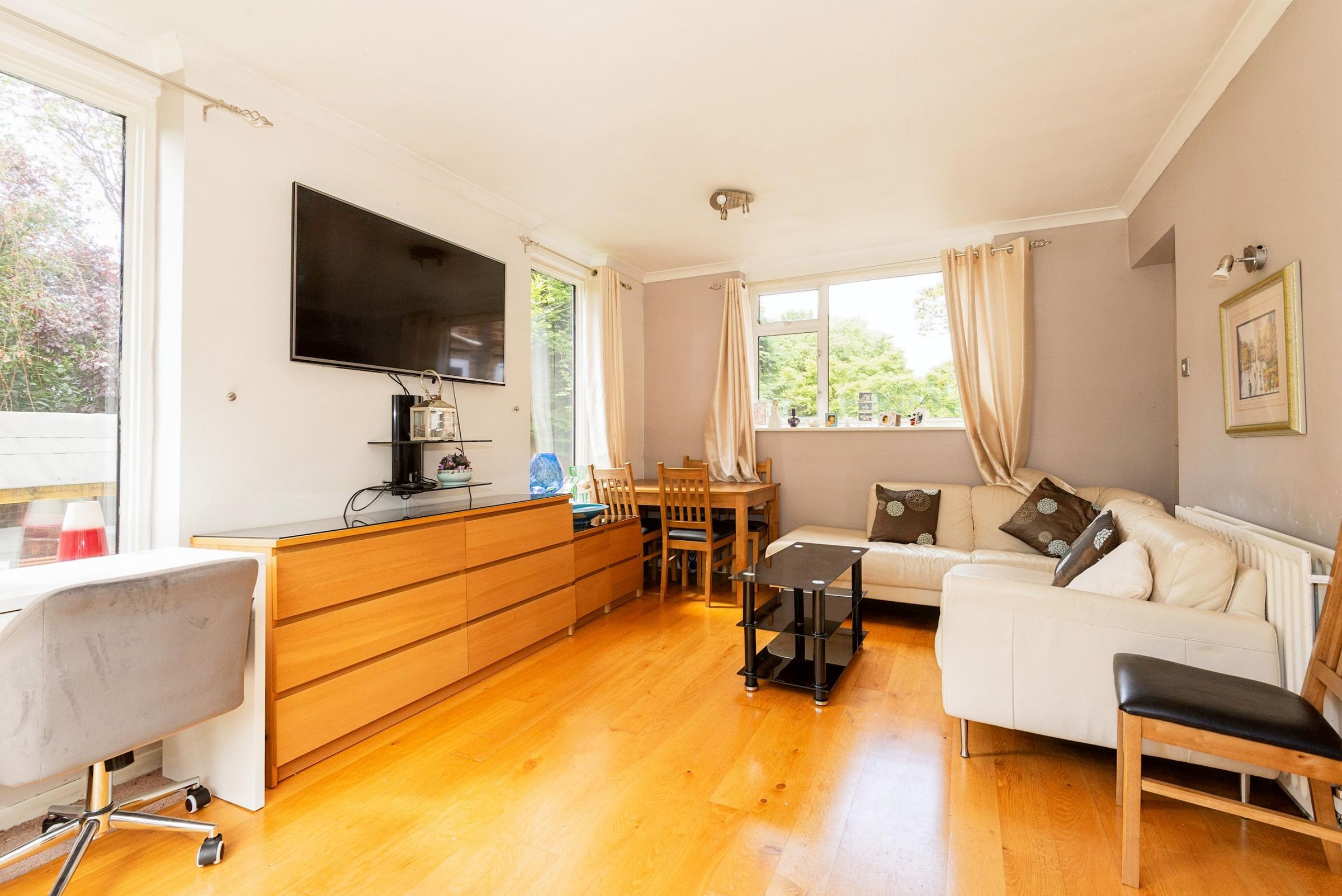 4 bed detached house for sale in Copthorne Road, Leatherhead, Surrey KT22 Zoopla