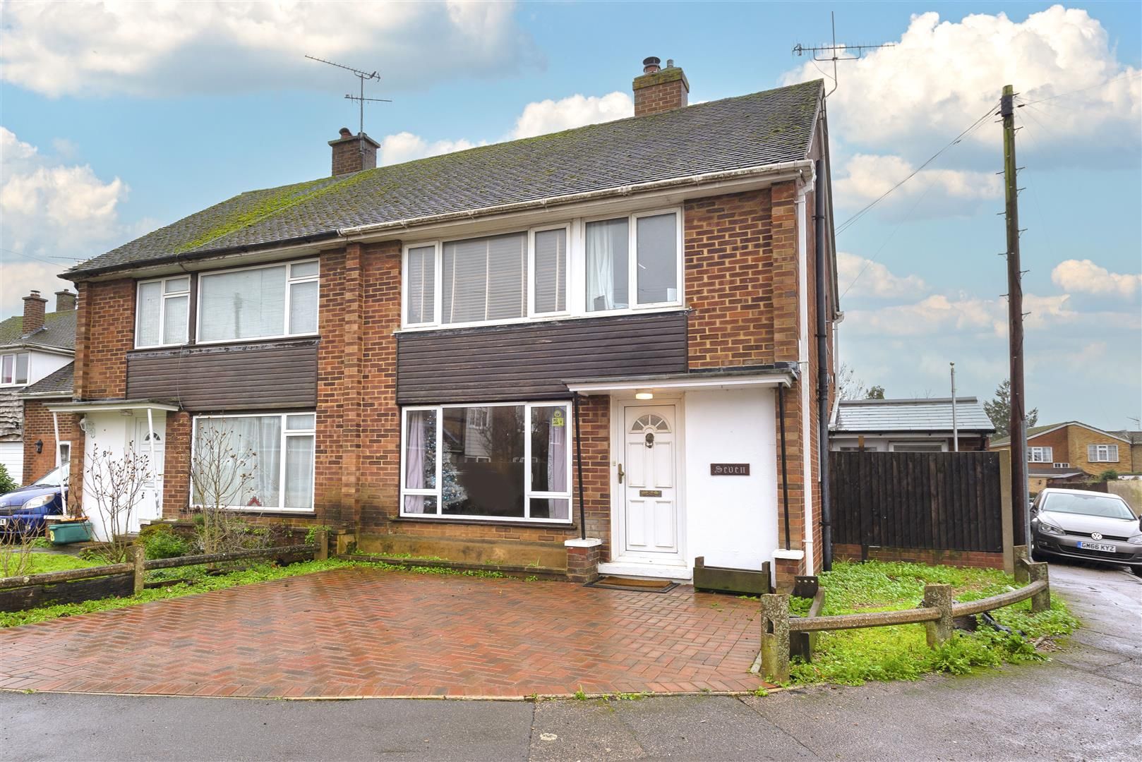 3 bed semidetached house for sale in Medway Meadows, East Peckham