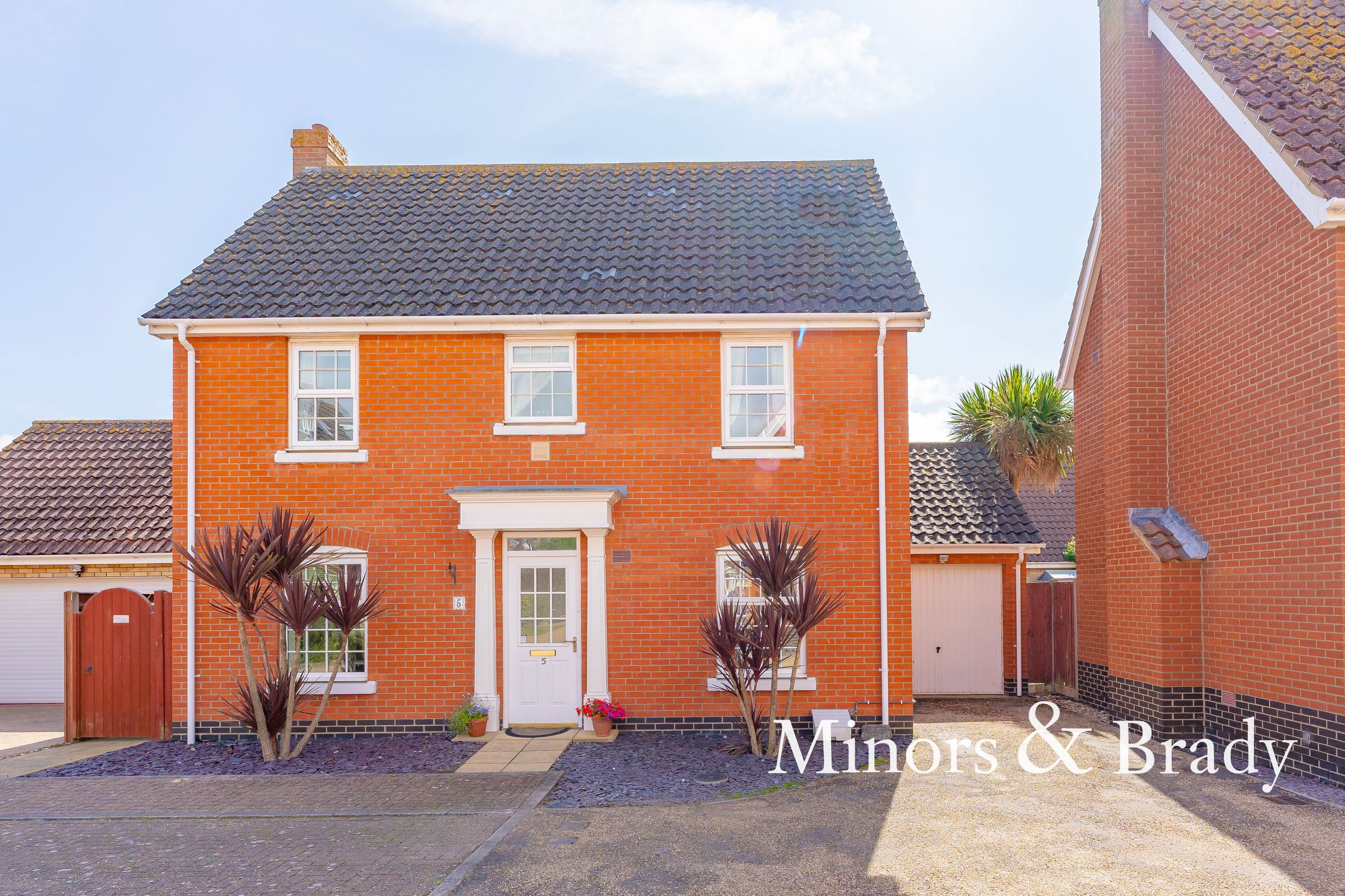 4 bed detached house to rent in Paget Crescent, Gorleston, Great