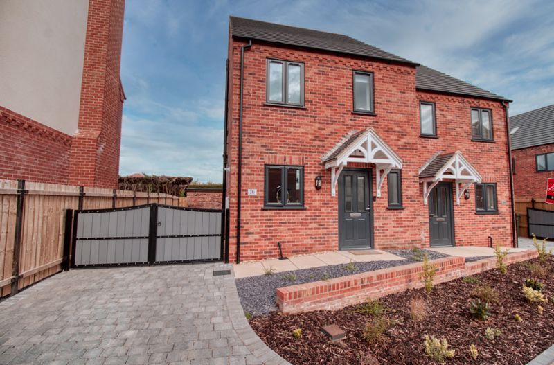 3 bed semidetached house for sale in Moor Croft, Crowle, Scunthorpe DN17 Zoopla