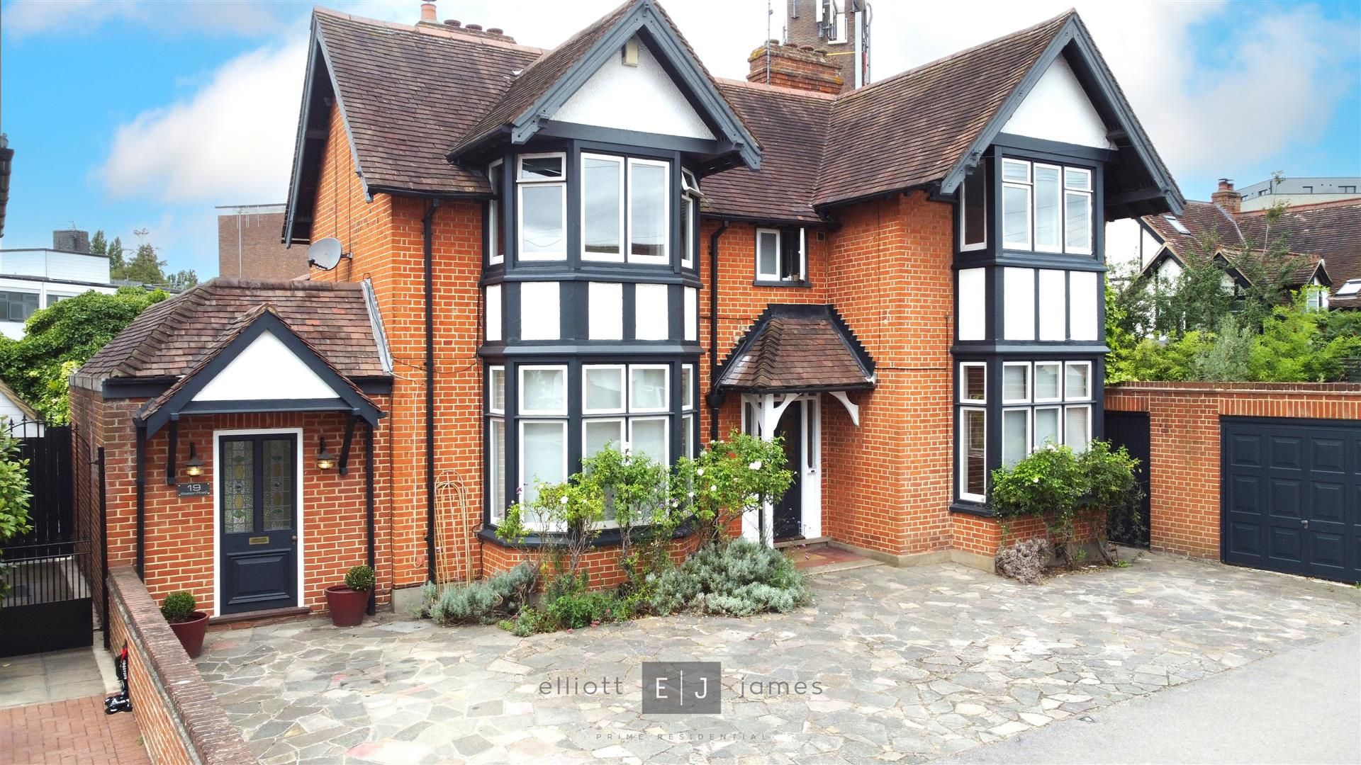 4 bed detached house for sale in Station Road, Loughton IG10 Zoopla