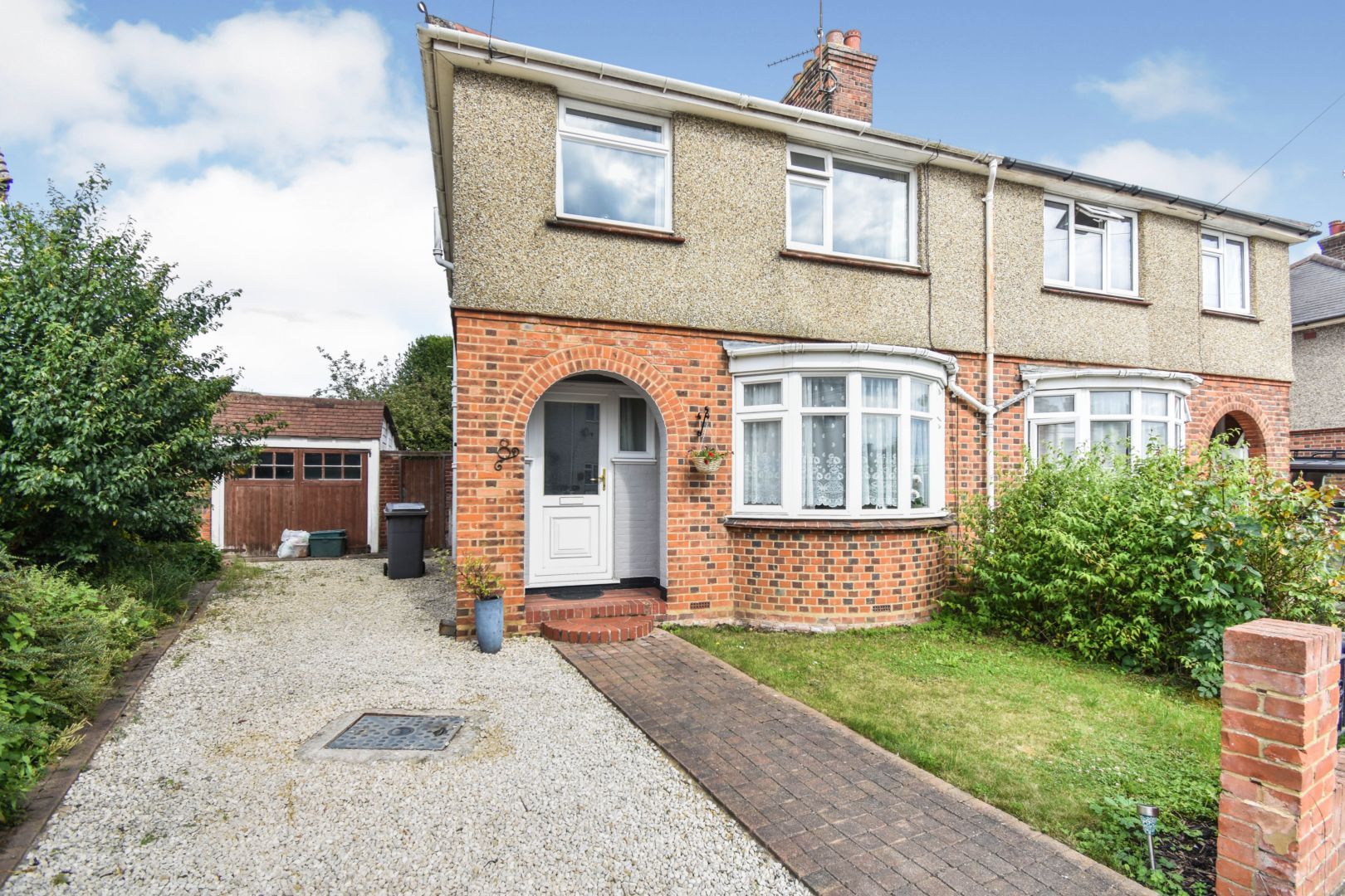 3 bed semidetached house for sale in Gainsborough Crescent, Chelmsford