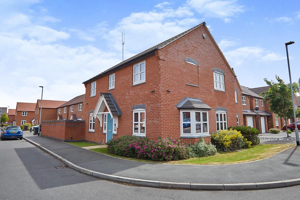 4 bed detached house for sale in Perle Road, BurtonOnTrent