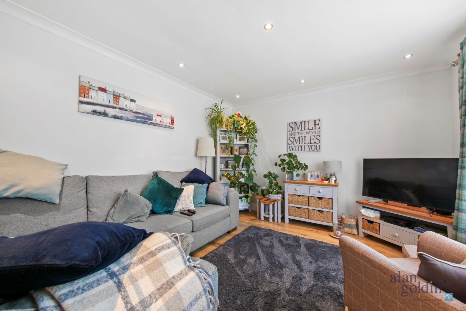 3 bed terraced house to rent in Torrington Drive, Potters Bar EN6 Zoopla