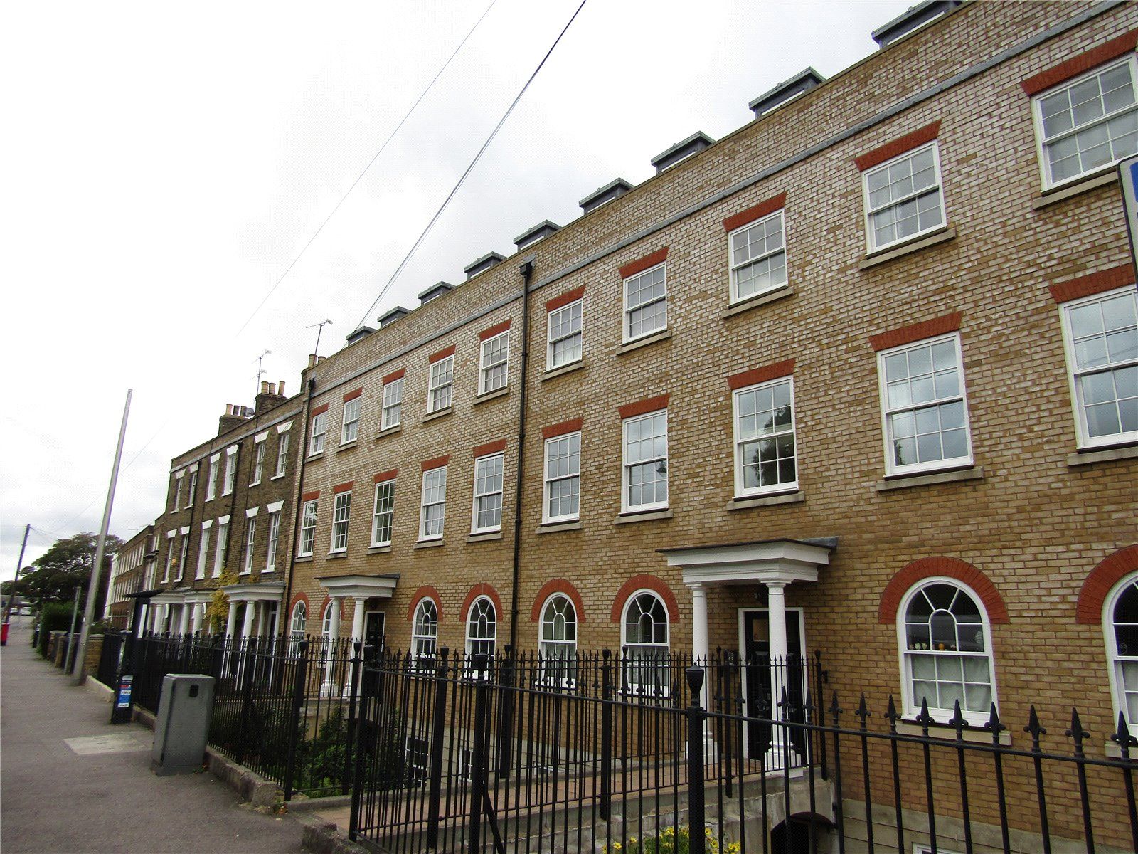 2 bed flat for sale in New Road, Rochester ME1 Zoopla