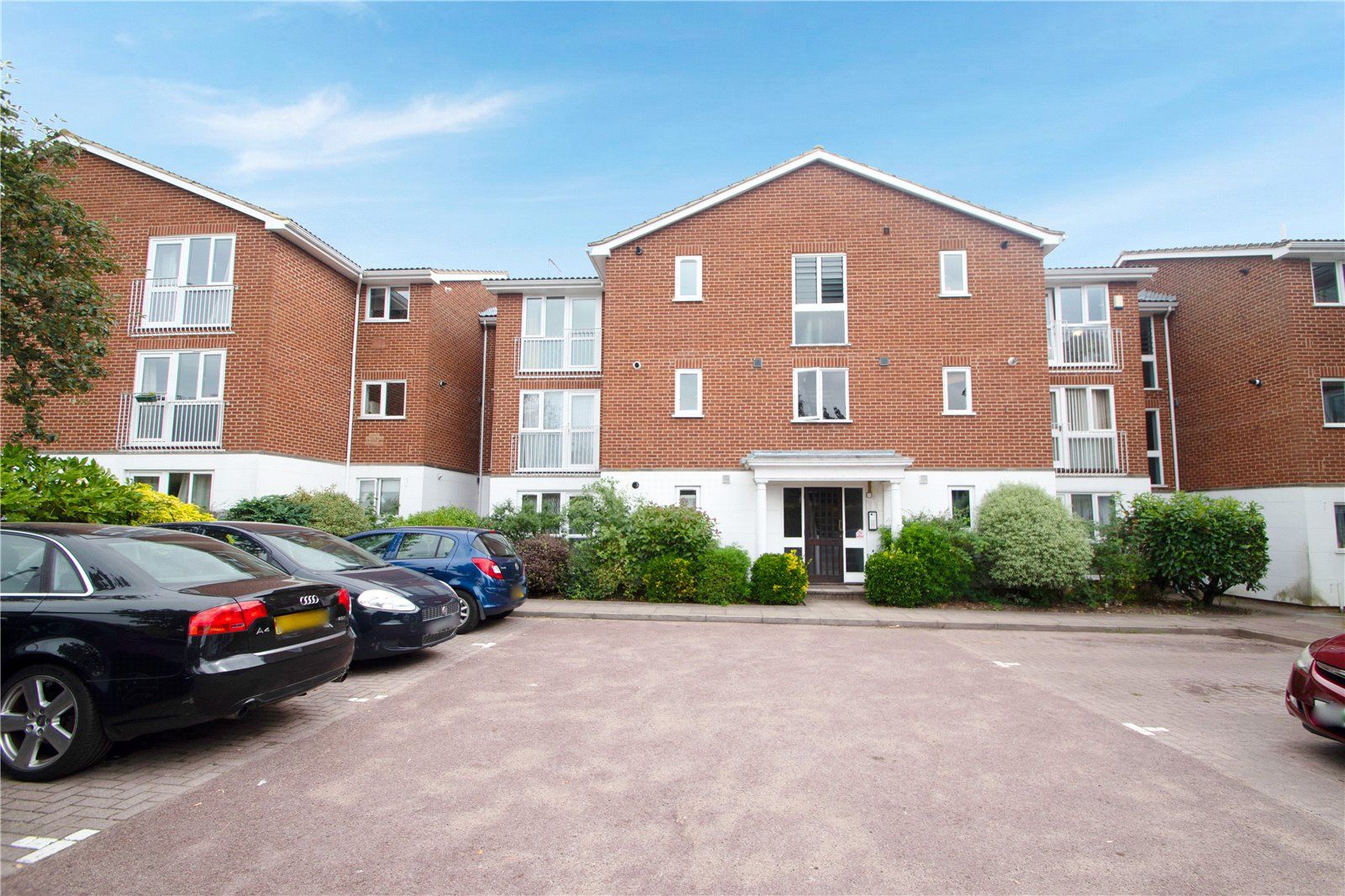 2 bed property for sale in Aylsham Drive, Ickenham, Uxbridge UB10 Zoopla