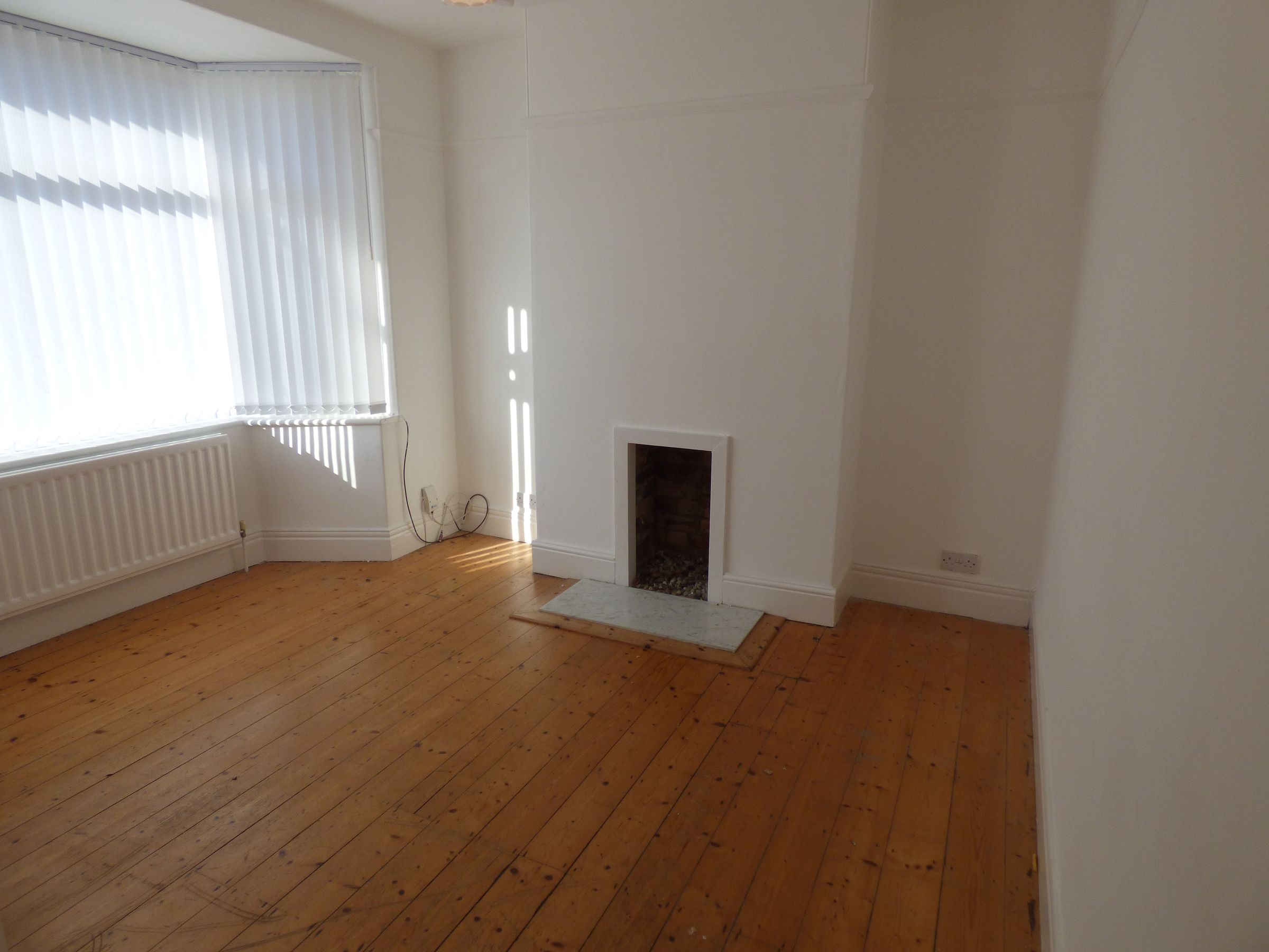 2 bed flat to rent in Borrowdale Avenue, Walkergate, Newcastle Upon