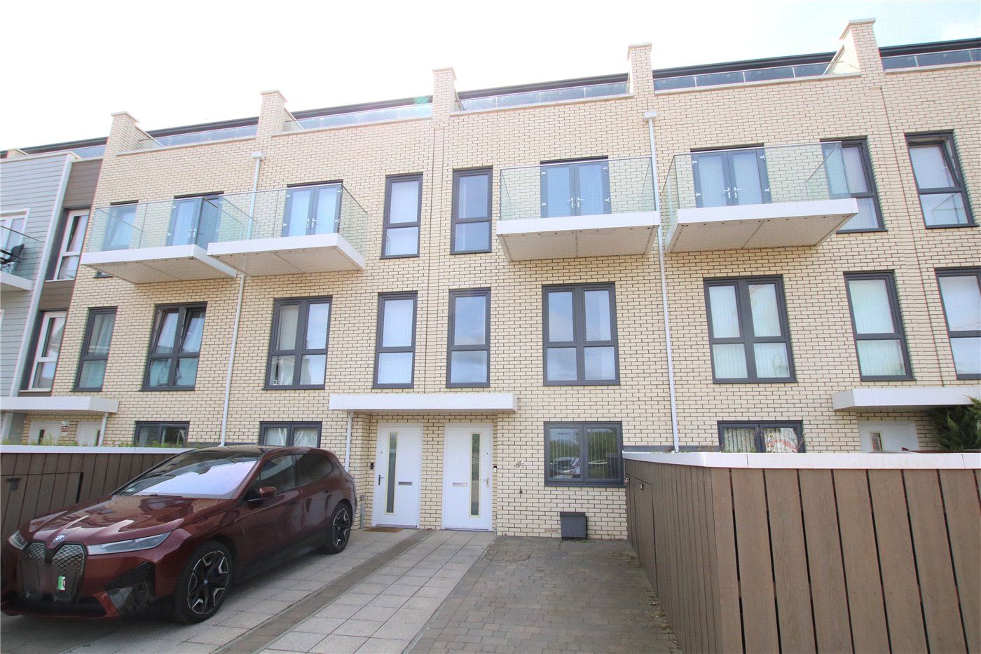 4 bed town house to rent in Champlain Street, Reading, Berkshire RG2