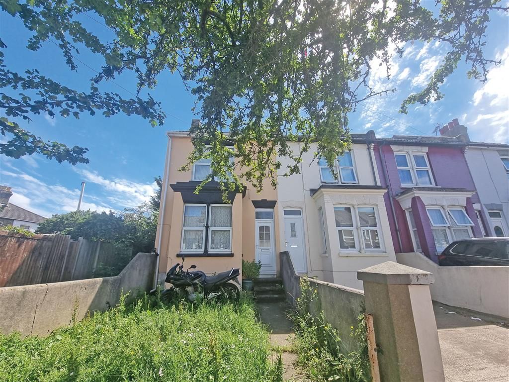 1 bed flat for sale in Gillingham Road, Gillingham ME7 Zoopla