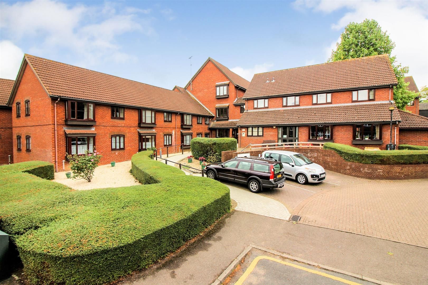 1 bed flat for sale in Beaconsfield Road, Aylesbury HP21 Zoopla