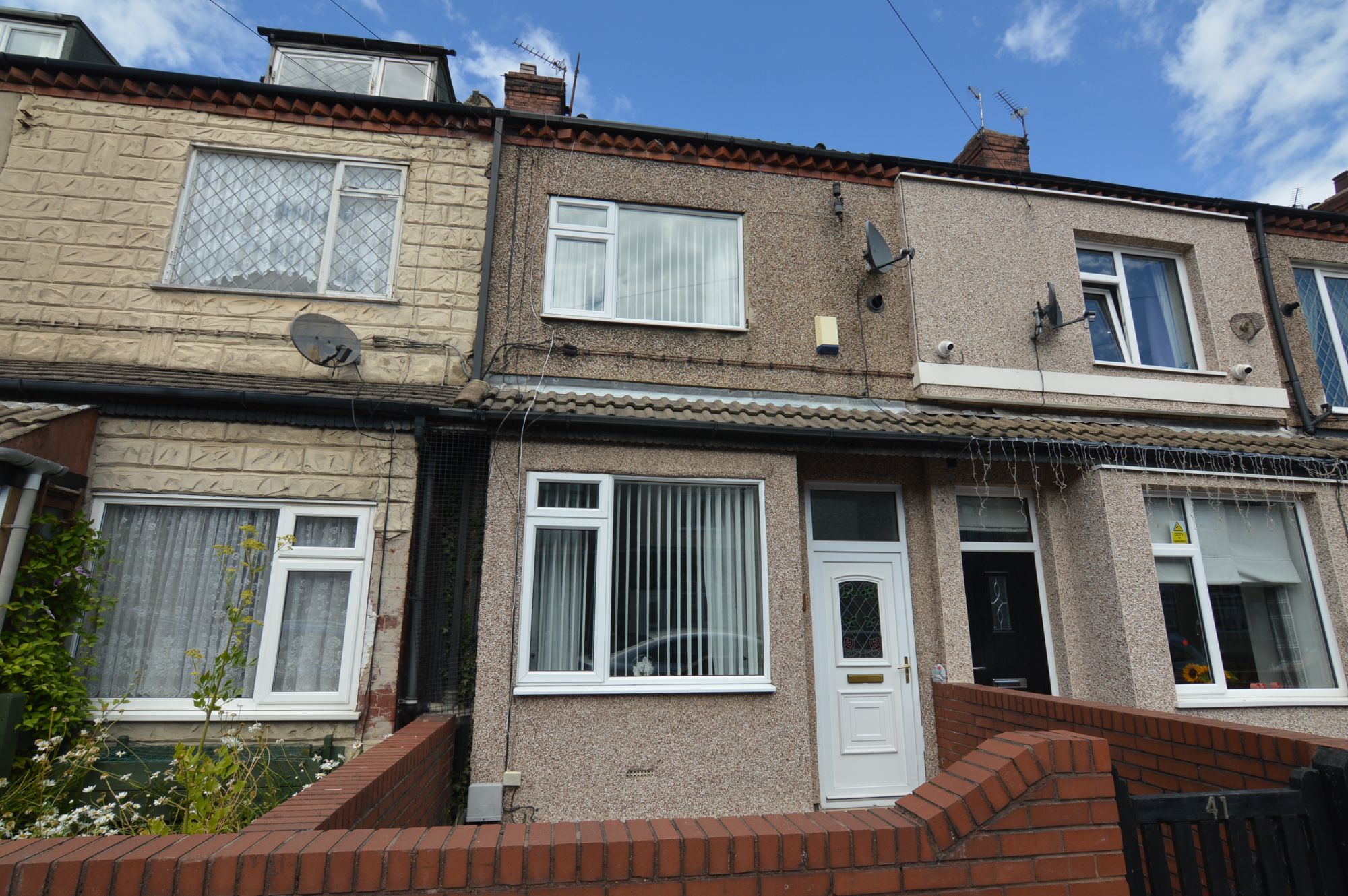 2 bed terraced house for sale in Post Office Road, Featherstone