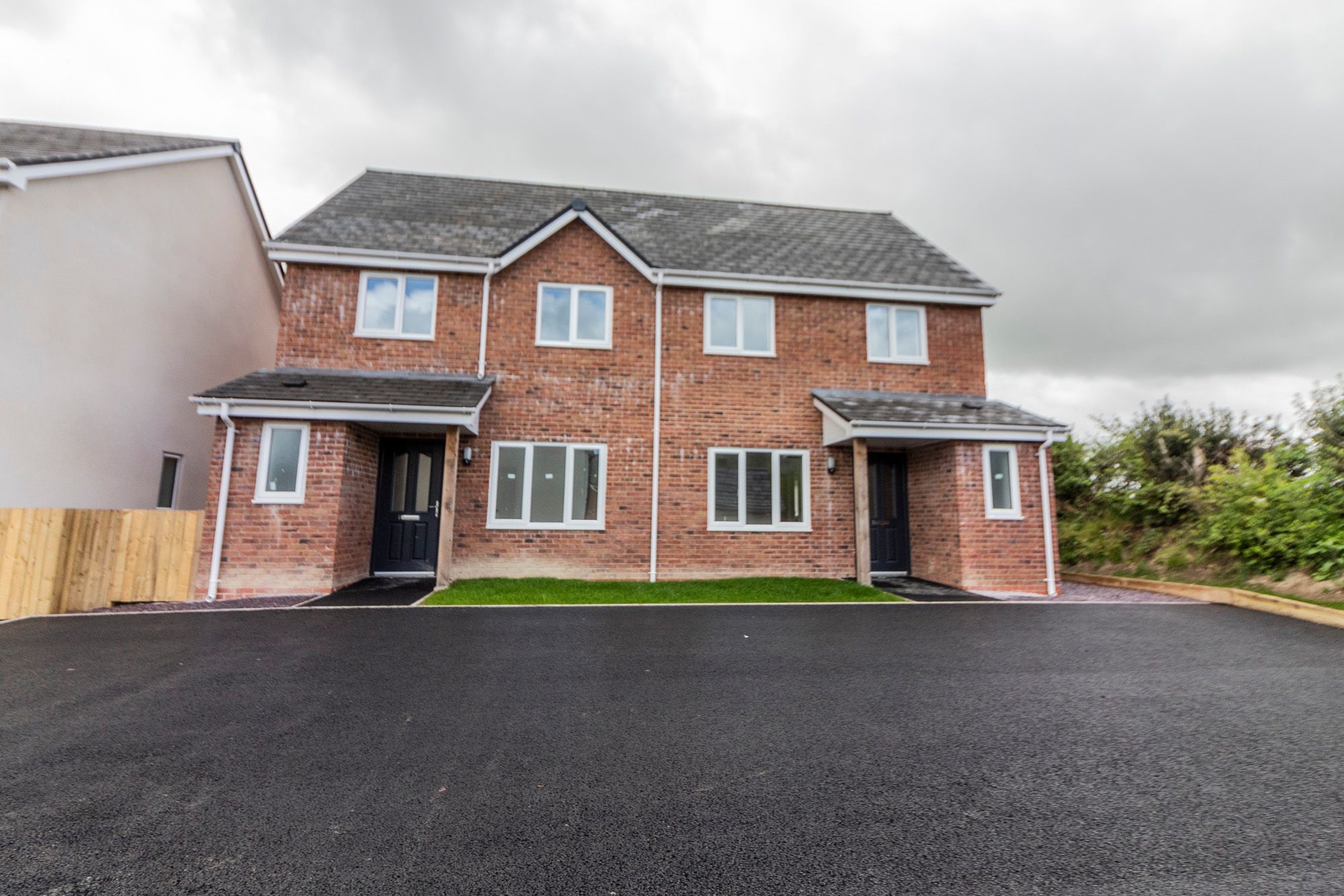 3 bed semidetached house for sale in Cysgod Y Gyrn, Powys, Llansilin