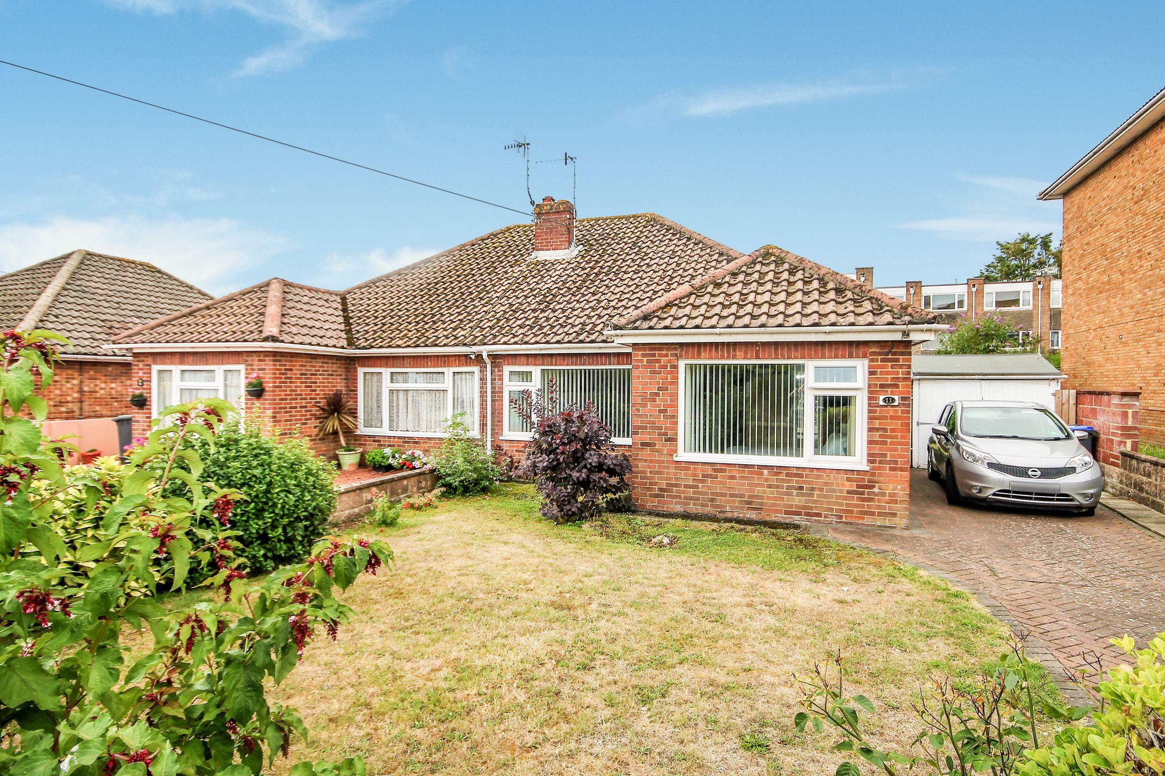 2 bed semidetached bungalow for sale in Crabtree Lane, Lancing BN15