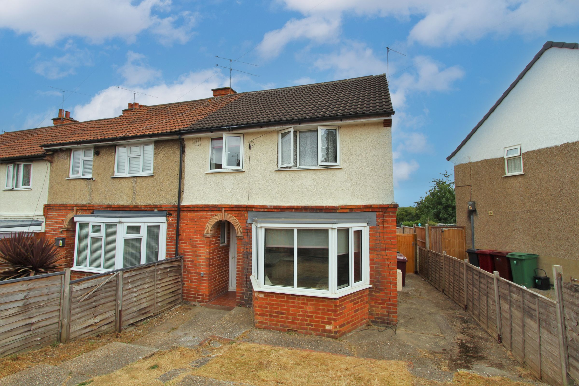 3 bed terraced house for sale in Romsey Road, Tilehurst, Reading RG30